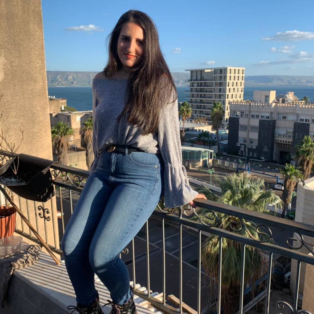 Meet your Posher, Danielle